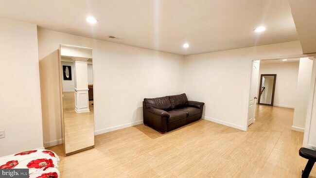 Building Photo - 5503 Chestermill Ct