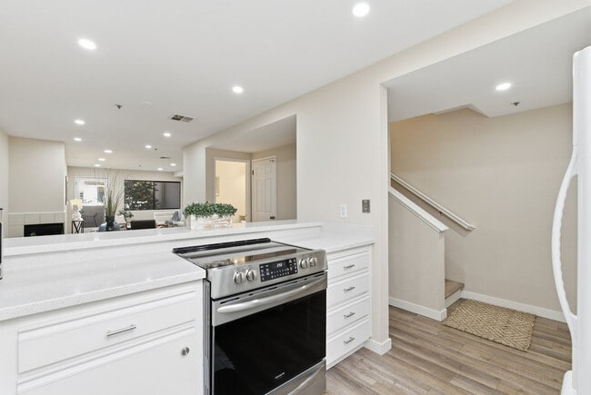 Building Photo - 153 California Ave