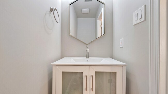 Building Photo - 29 Bates St NW