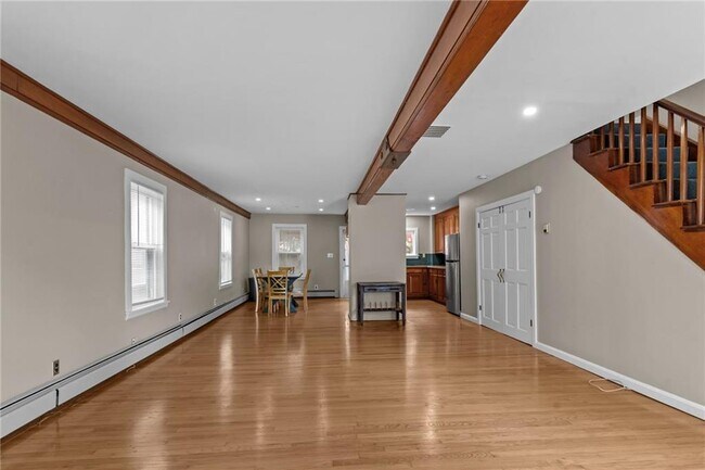 Building Photo - 19 Cross St