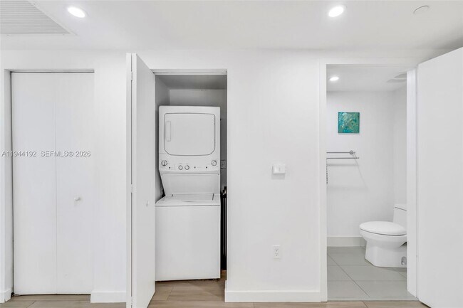 Building Photo - 1300 S Miami Ave