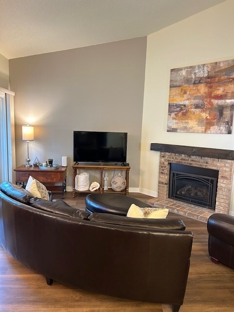 Building Photo - 3566 Blue Jay Way