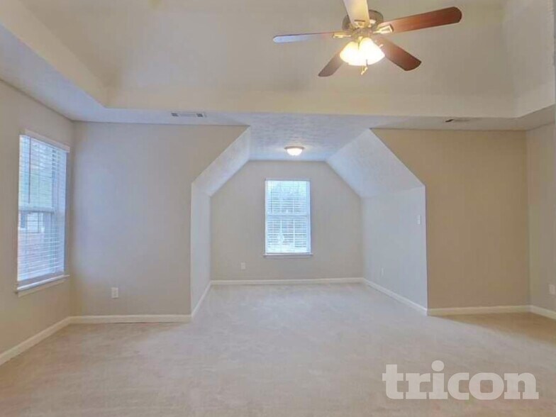 Building Photo - 2255 Hamilton Parc Ln