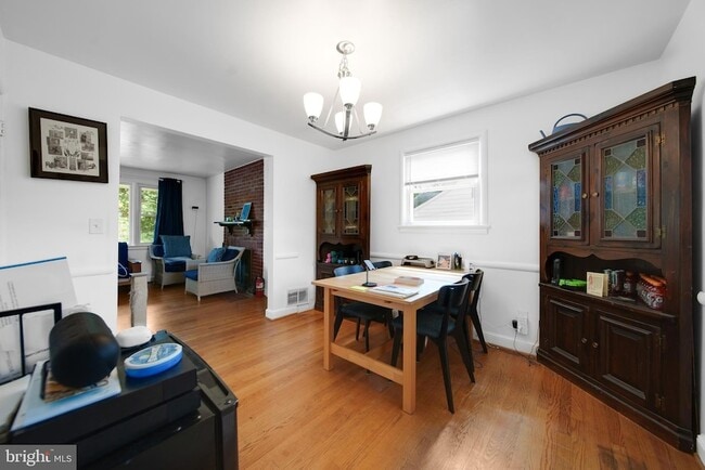 Building Photo - 10502 Glenhaven Dr