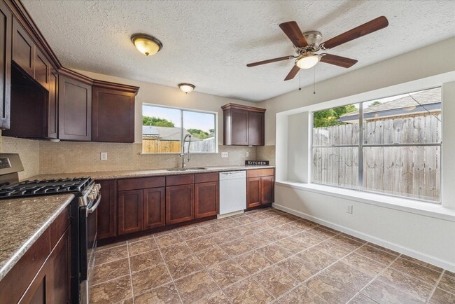 Building Photo - 2739 Amaranth Dr