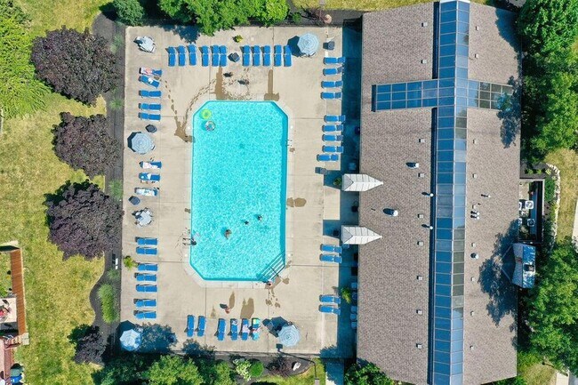 Building Photo - 1710 Messner Dr