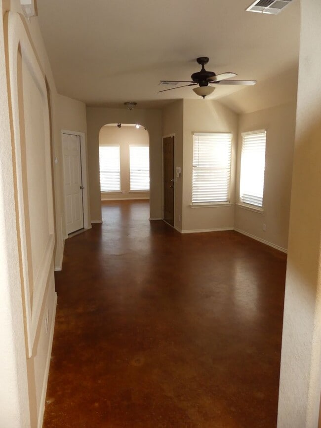 Building Photo - PRICE DROP !!