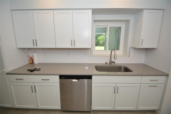 Building Photo - 14 Bolling Ln