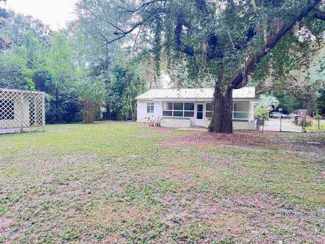 Building Photo - 3916 Cates Ave