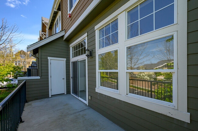 Building Photo - 1679 NE Juneberry St