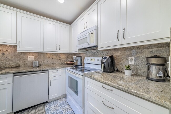 Building Photo - 2920 SW 15th St