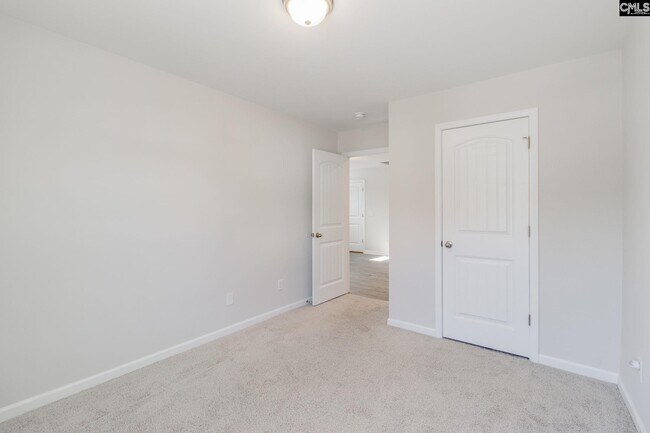 Building Photo - 246 Honey Hill Way