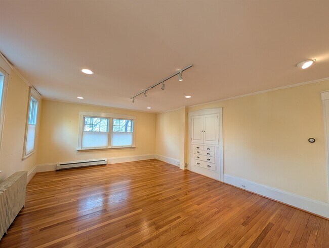 Building Photo - 119 Mill Rd