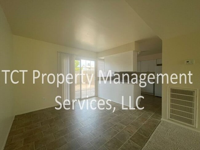 Building Photo - Four bedroom Tempe Townhome!