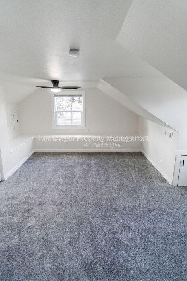 Building Photo - 1909 S Garden Springs Rd