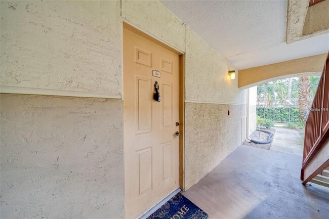 Building Photo - 823 Camargo Way