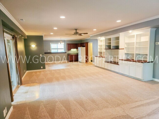 Building Photo - 4 Bedroom 3 Bath in Glynn Village!