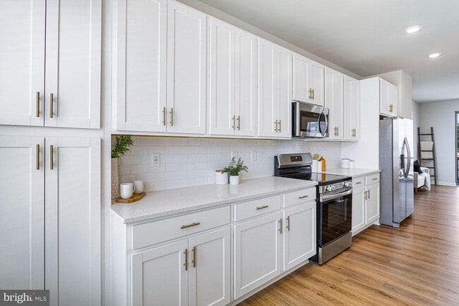 Building Photo - 2487 Avesta Pl