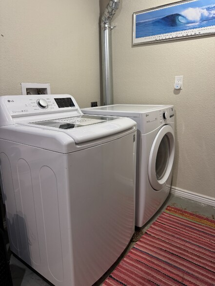 Building Photo - 480 Troy St