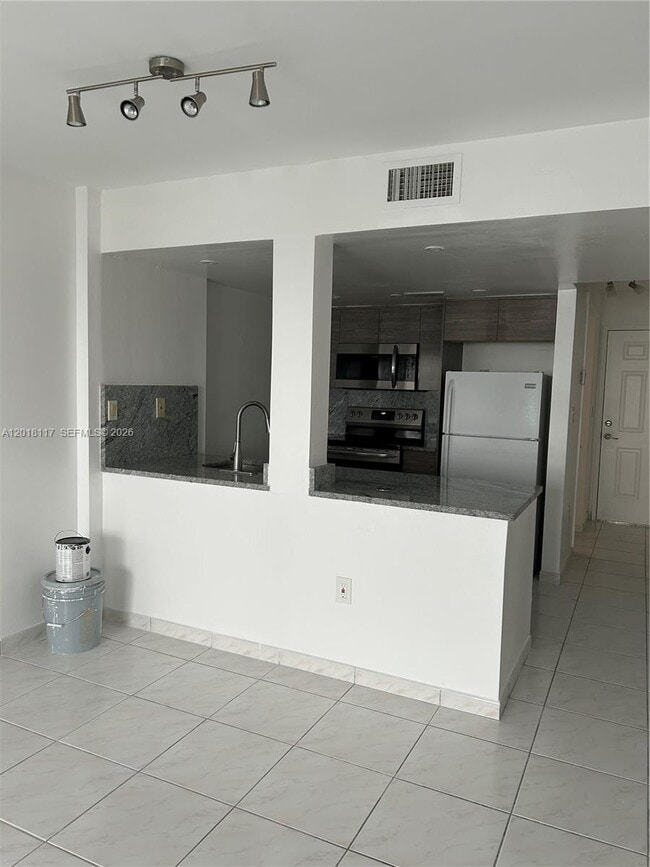 Building Photo - 6801 Harding Ave