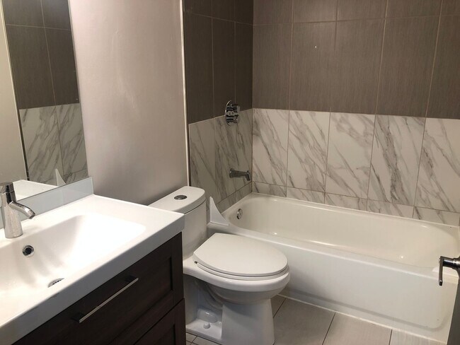 Building Photo - 206 Water Fountain Ct
