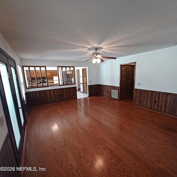 Building Photo - 2295 Foxwood Dr