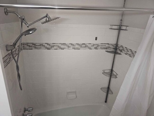 Building Photo - 130 Demont Ave