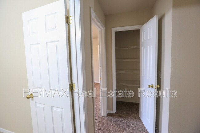 Building Photo - 3509 SW Deerfield Blvd