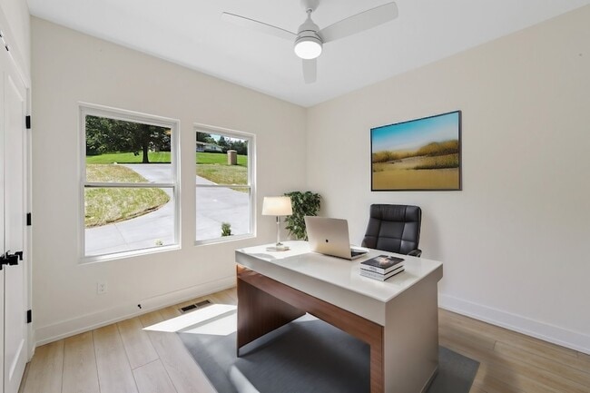 Building Photo - 1008 Fontaine Dr