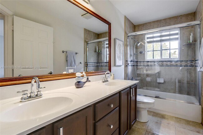 Building Photo - 4322 Fox Ridge Dr