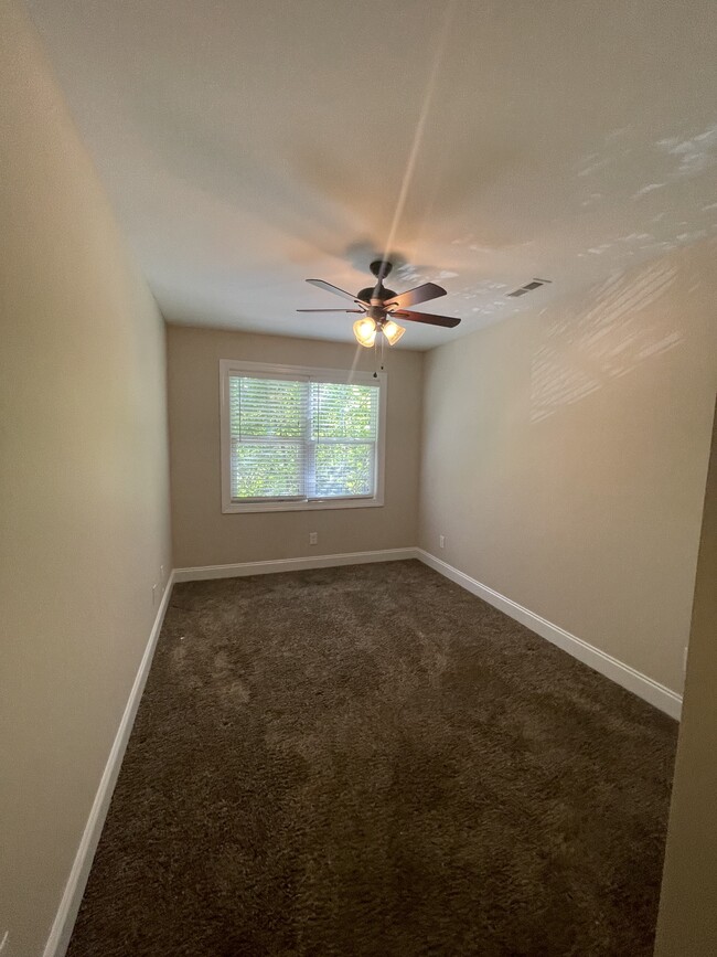 Building Photo - 219 Capstone Dr