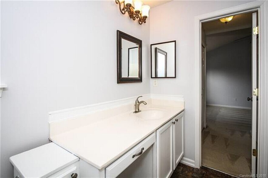 Building Photo - 2928 Mayer House Ct