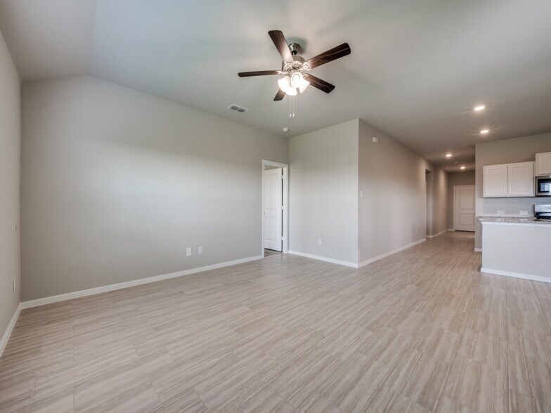 Building Photo - 1609 Cansler Dr