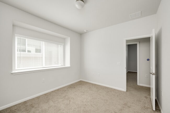 Building Photo - 9706 Whisper Willow Blvd