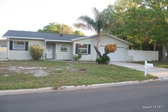 Building Photo - Charming 3 bedroom 2 bath in North Clearwa...