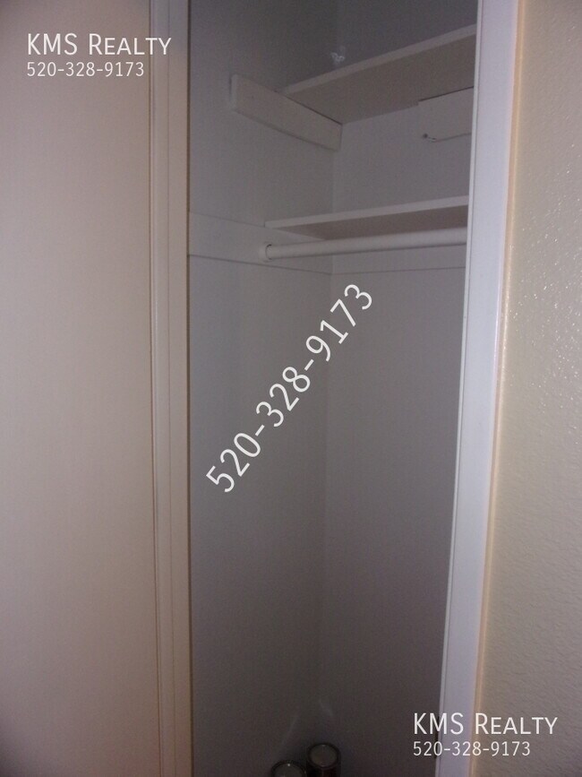 Building Photo - 6609 East Calle Alegria