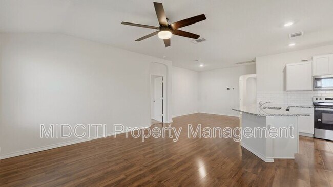 Building Photo - 221 Tule Canyons