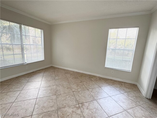 Building Photo - 169 Santa Clara Dr