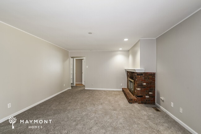 Building Photo - 3665 Seville Dr