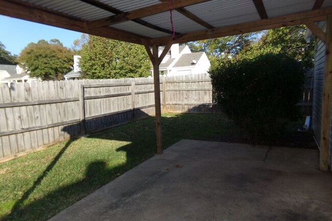 Building Photo - 1520 W Kentucky Ave