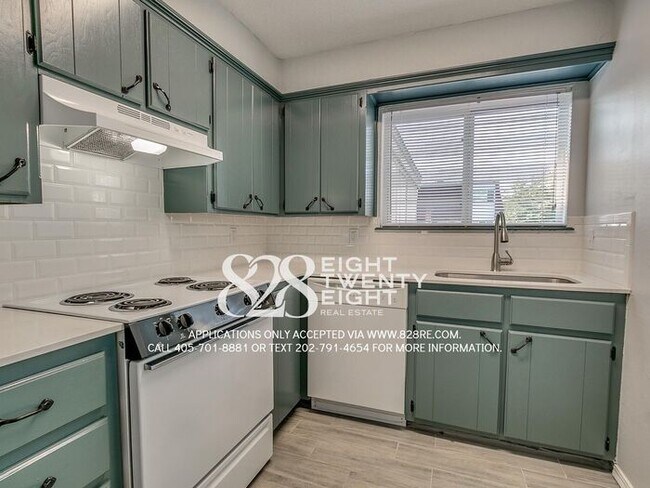 Building Photo - *AVAILABLE NOW!* Spacious 3 Bed/2.5 Bath Condo in East Norman!