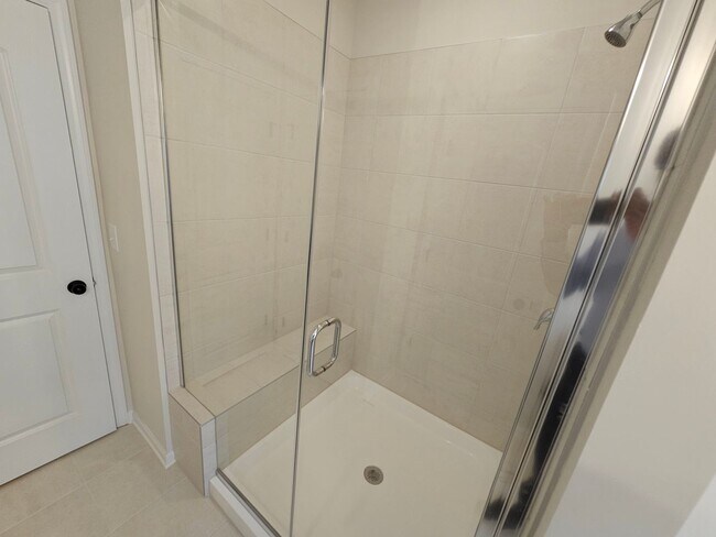 Building Photo - Like New Townhome in Mint Hill