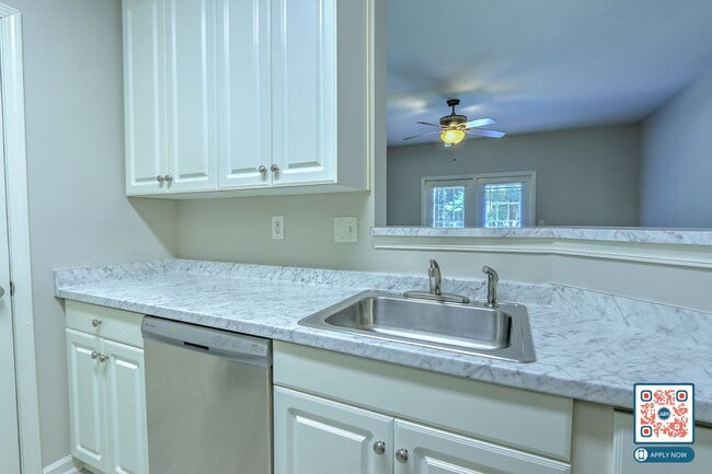 Building Photo - MOVE IN THIS YEAR - FREE MONTH'S RENT IN 1st 90 DAYS!