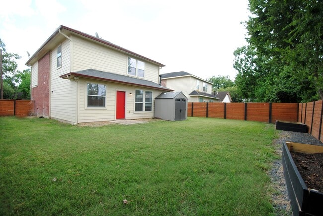 Building Photo - 5824 Grace Ln