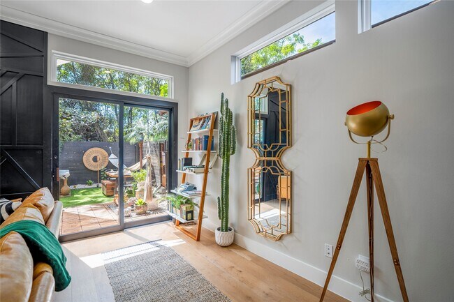 Building Photo - 3802 Buck St