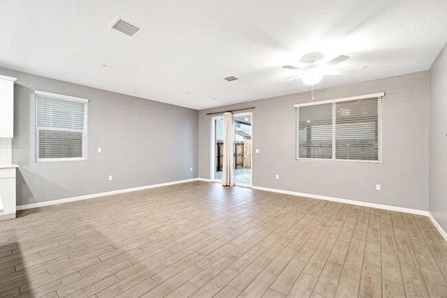 Building Photo - 141 Reunion Wy S