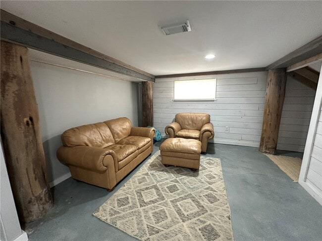 Building Photo - 810 S Sandpiper St