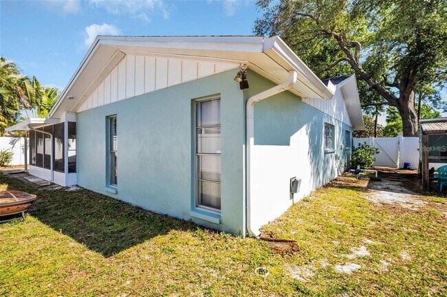 Building Photo - 2366 Covington Dr