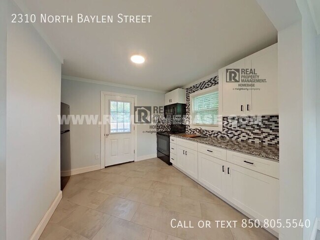 Building Photo - 2310 N Baylen St