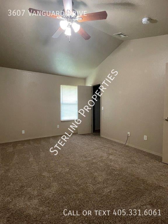 Building Photo - 3607 Vanguard Dr
